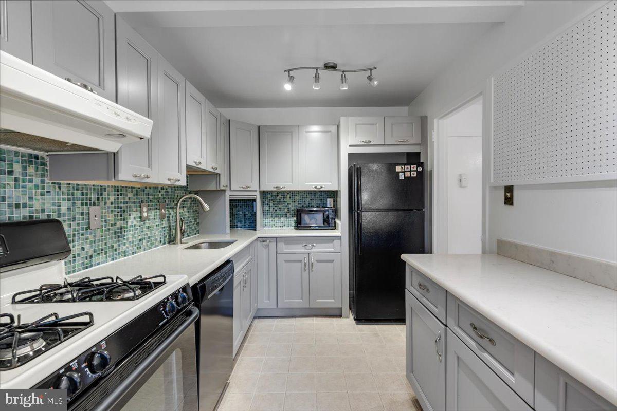 200 North Maple Avenue, Unit 416 Falls Church, VA 22046 - Photo 14 of 35