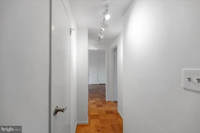 $336,000 | 200 North Maple Avenue, Unit 416, Falls Church, VA 22046