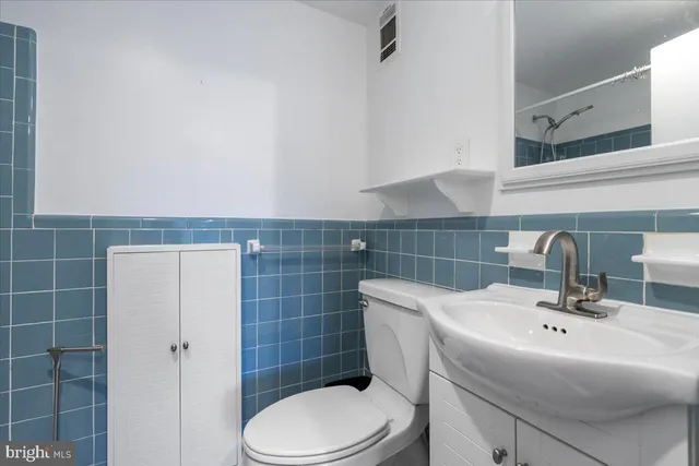 $336,000 | 200 North Maple Avenue, Unit 416, Falls Church, VA 22046