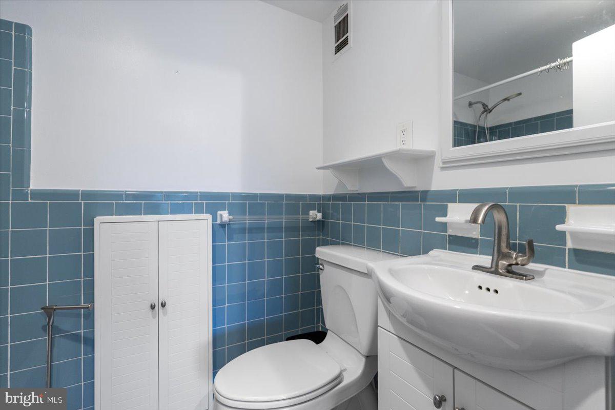 200 North Maple Avenue, Unit 416 Falls Church, VA 22046 - Photo 23 of 35