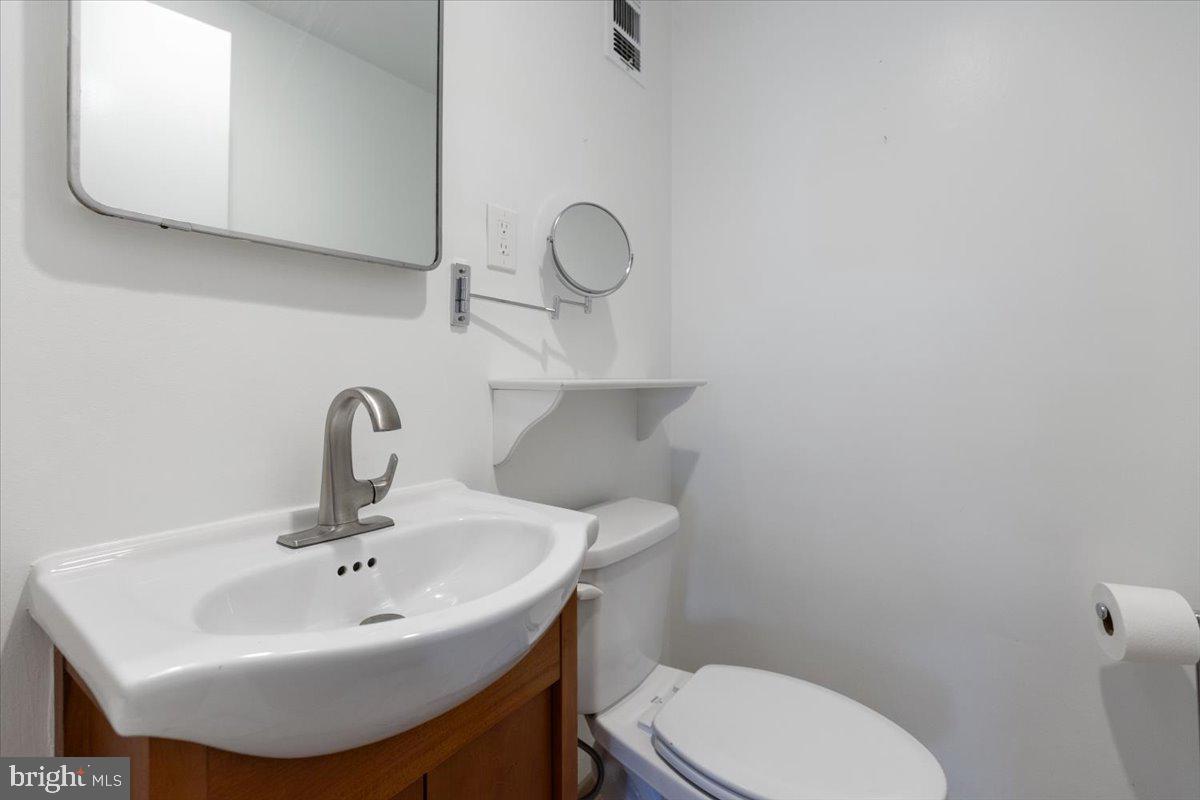 200 North Maple Avenue, Unit 416 Falls Church, VA 22046 - Photo 29 of 35