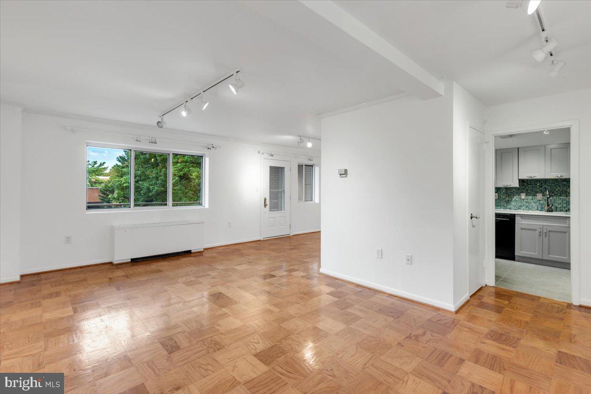 200 North Maple Avenue, Unit 416 Falls Church, VA 22046 - Photo 3 of 35