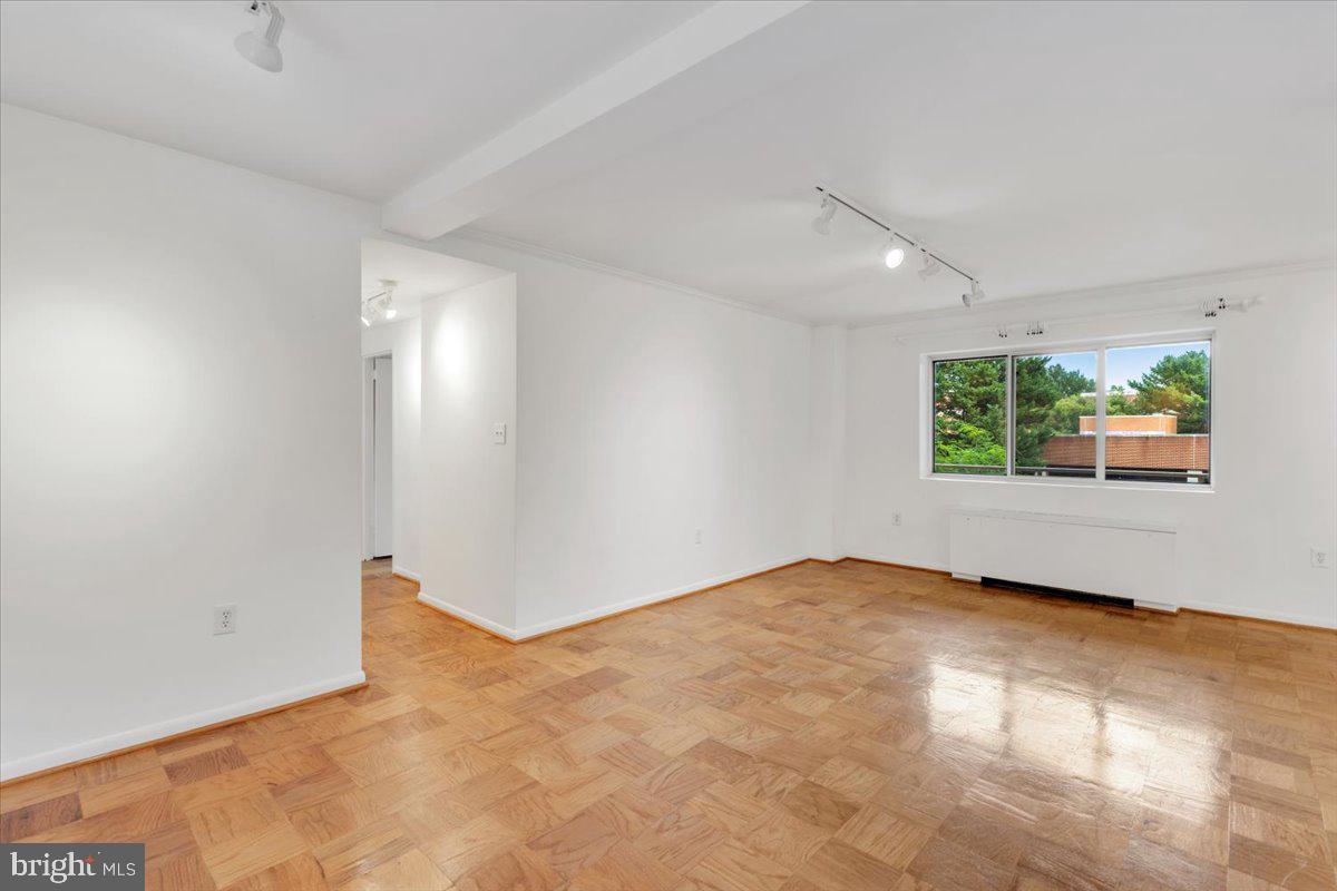 200 North Maple Avenue, Unit 416 Falls Church, VA 22046 - Photo 4 of 35