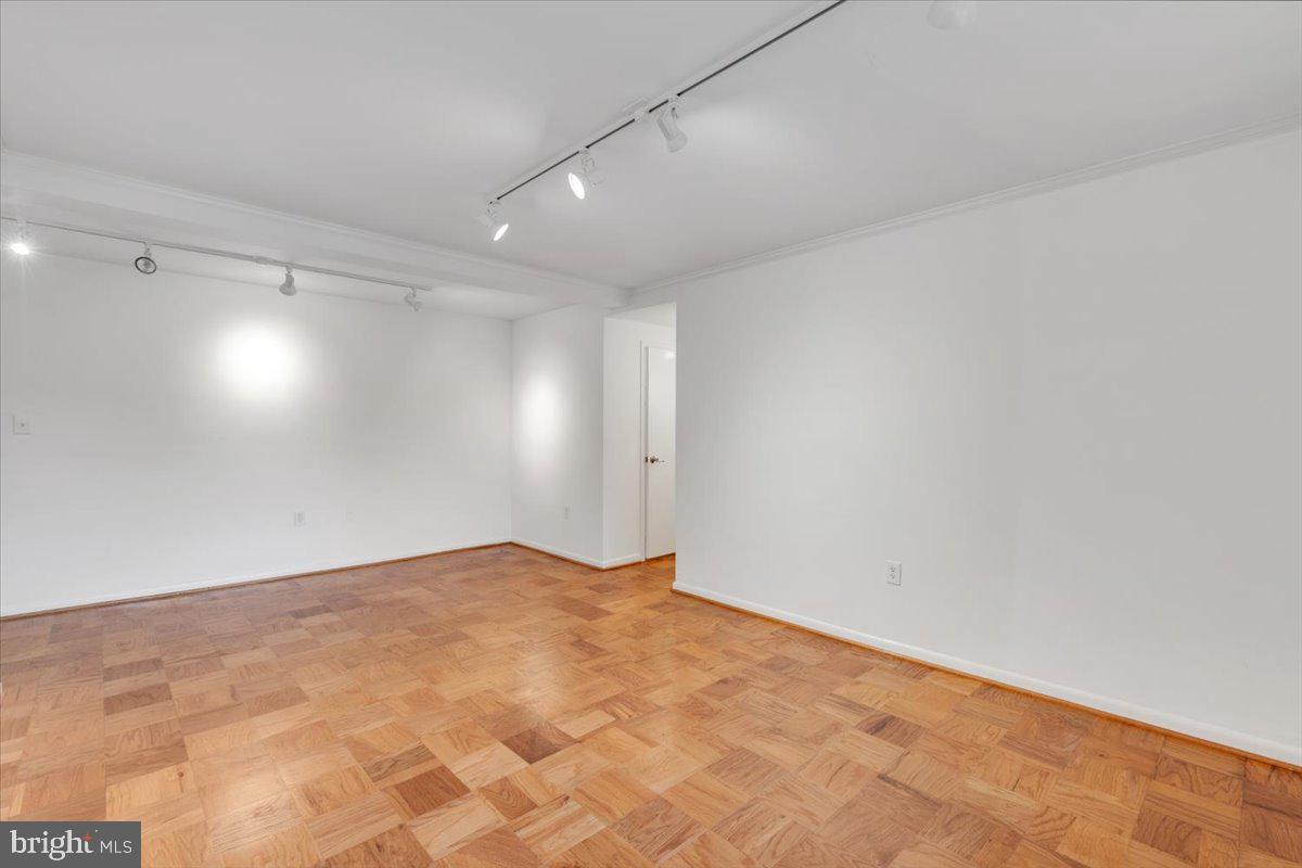 200 North Maple Avenue, Unit 416 Falls Church, VA 22046 - Photo 5 of 35