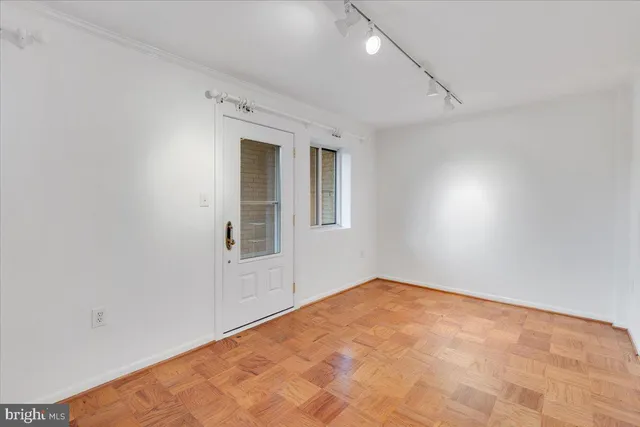 $336,000 | 200 North Maple Avenue, Unit 416, Falls Church, VA 22046