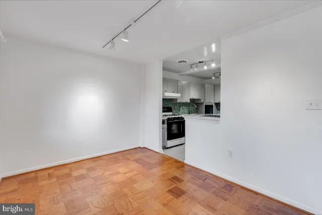 $336,000 | 200 North Maple Avenue, Unit 416, Falls Church, VA 22046