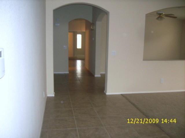 42670 West Venture Road Maricopa, AZ 85139 - Photo 2 of 10 Living