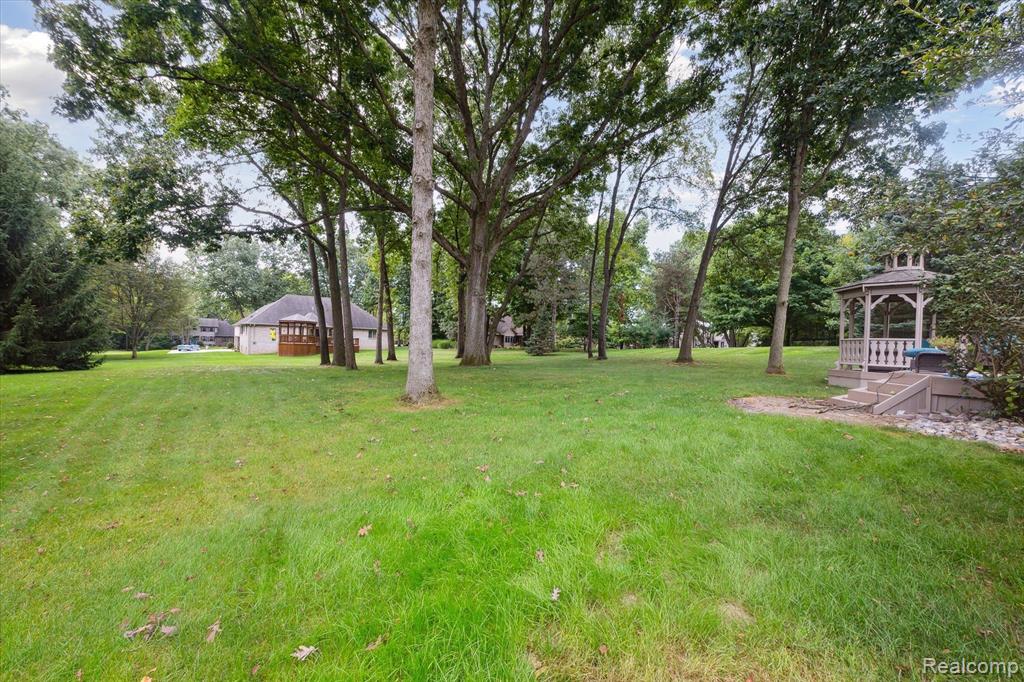 10881 Ridge View Trail Fenton, MI 48430 - Photo 41 of 45