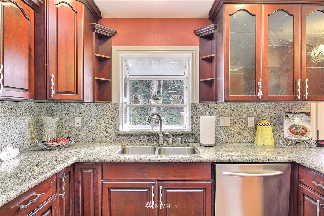 930 218th Place Southeast Bothell, WA 98021 - Photo 14 of 37