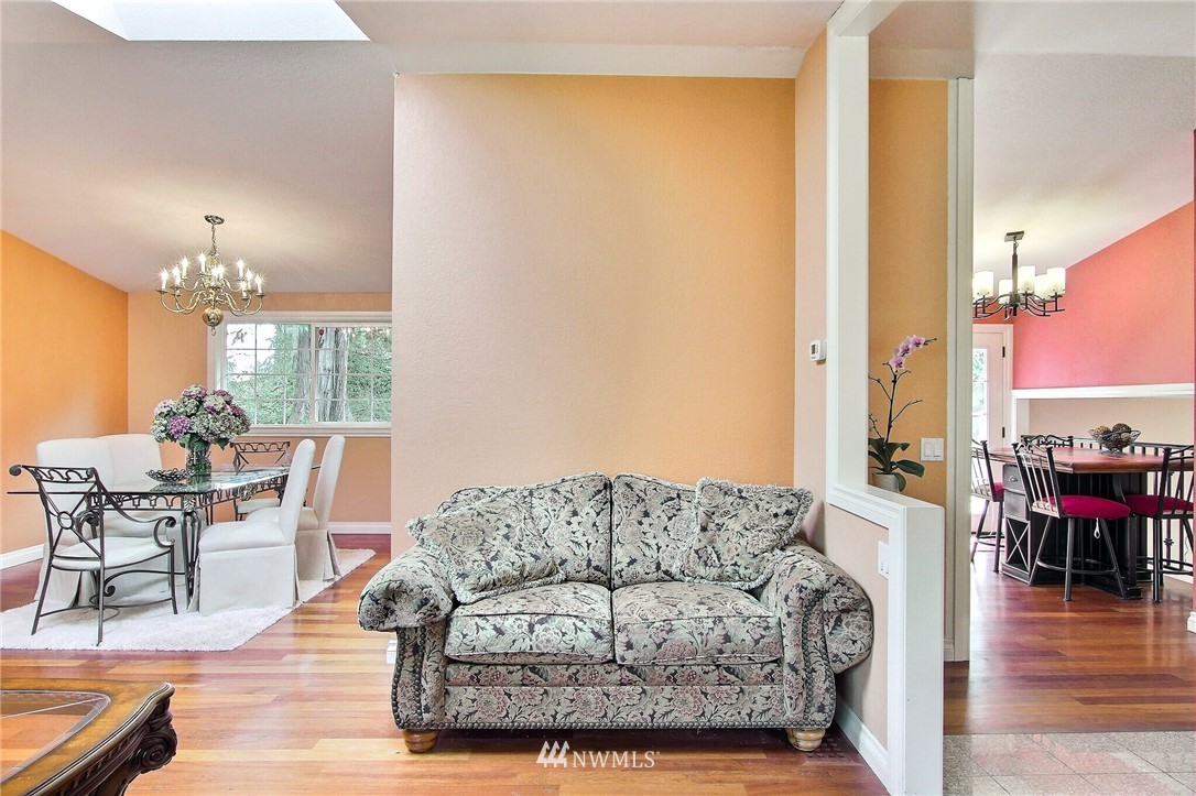 930 218th Place Southeast Bothell, WA 98021 - Photo 10 of 37