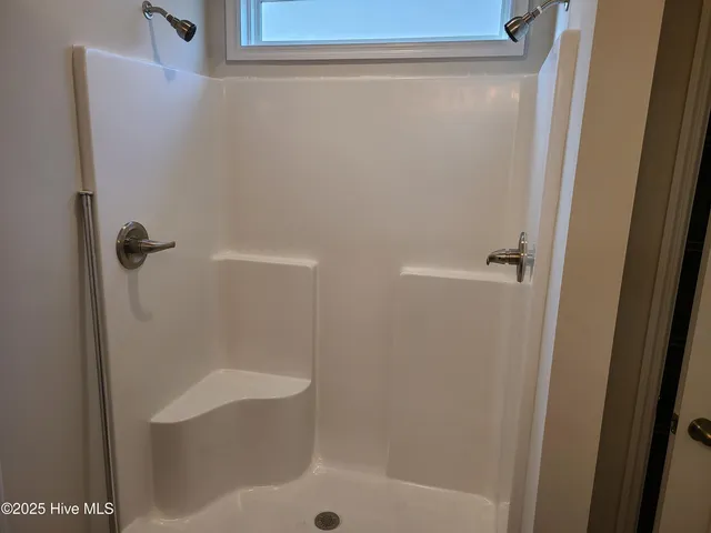 $1,750 | 262 Currituck Drive, Holly Ridge, NC 28445