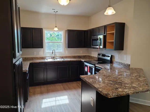 $1,750 | 262 Currituck Drive, Holly Ridge, NC 28445