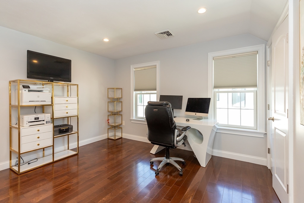 14 Sarah Street Burlington, MA 01803 - Photo 25 of 42