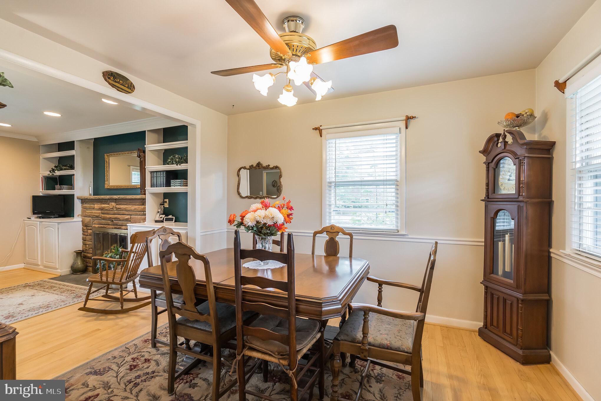 25007 Woodfield Road Damascus, MD 20872 - Photo 8 of 29 Dining Room