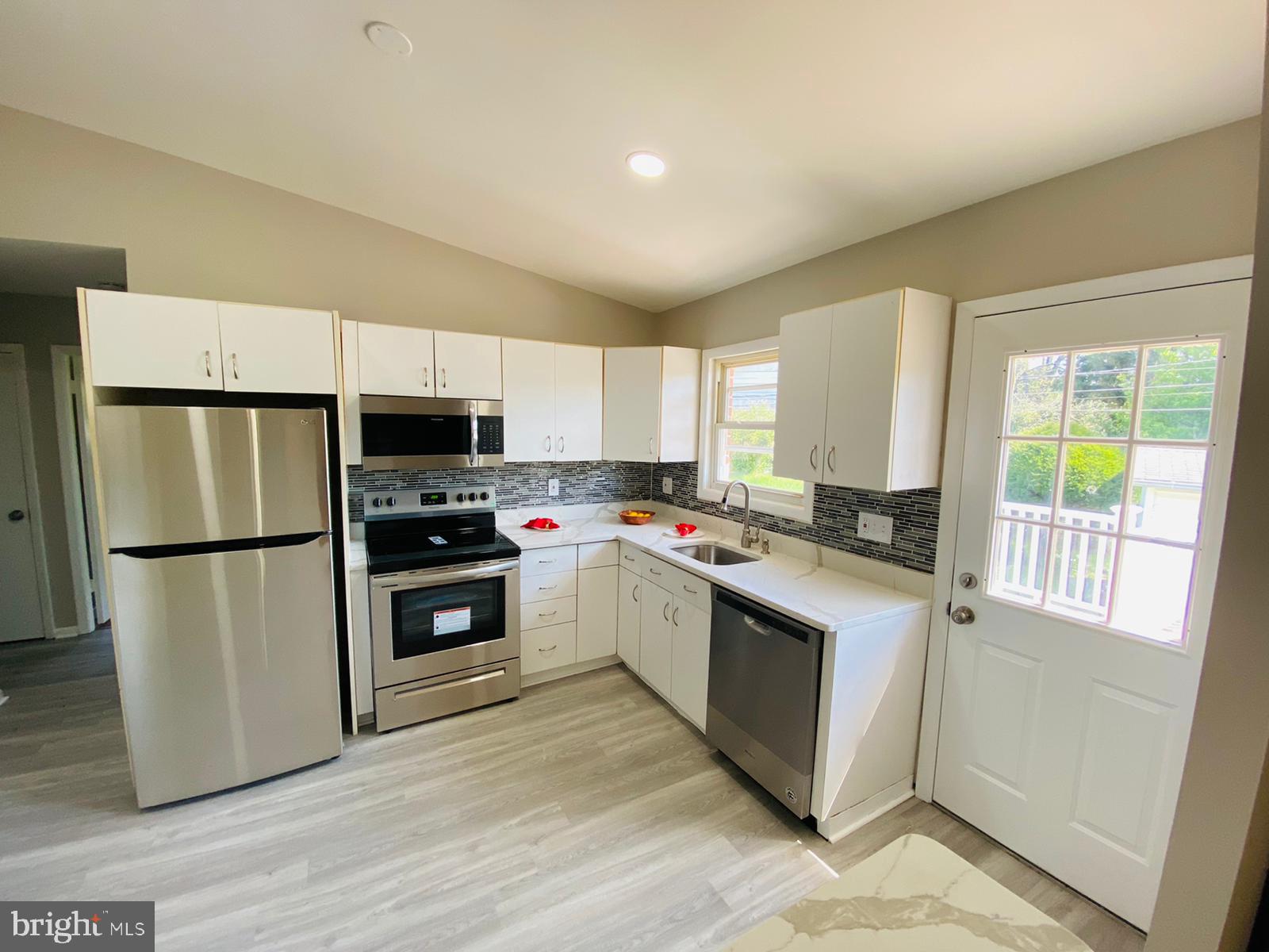 3701 Byron Road Baltimore, MD 21244 - Photo 4 of 20