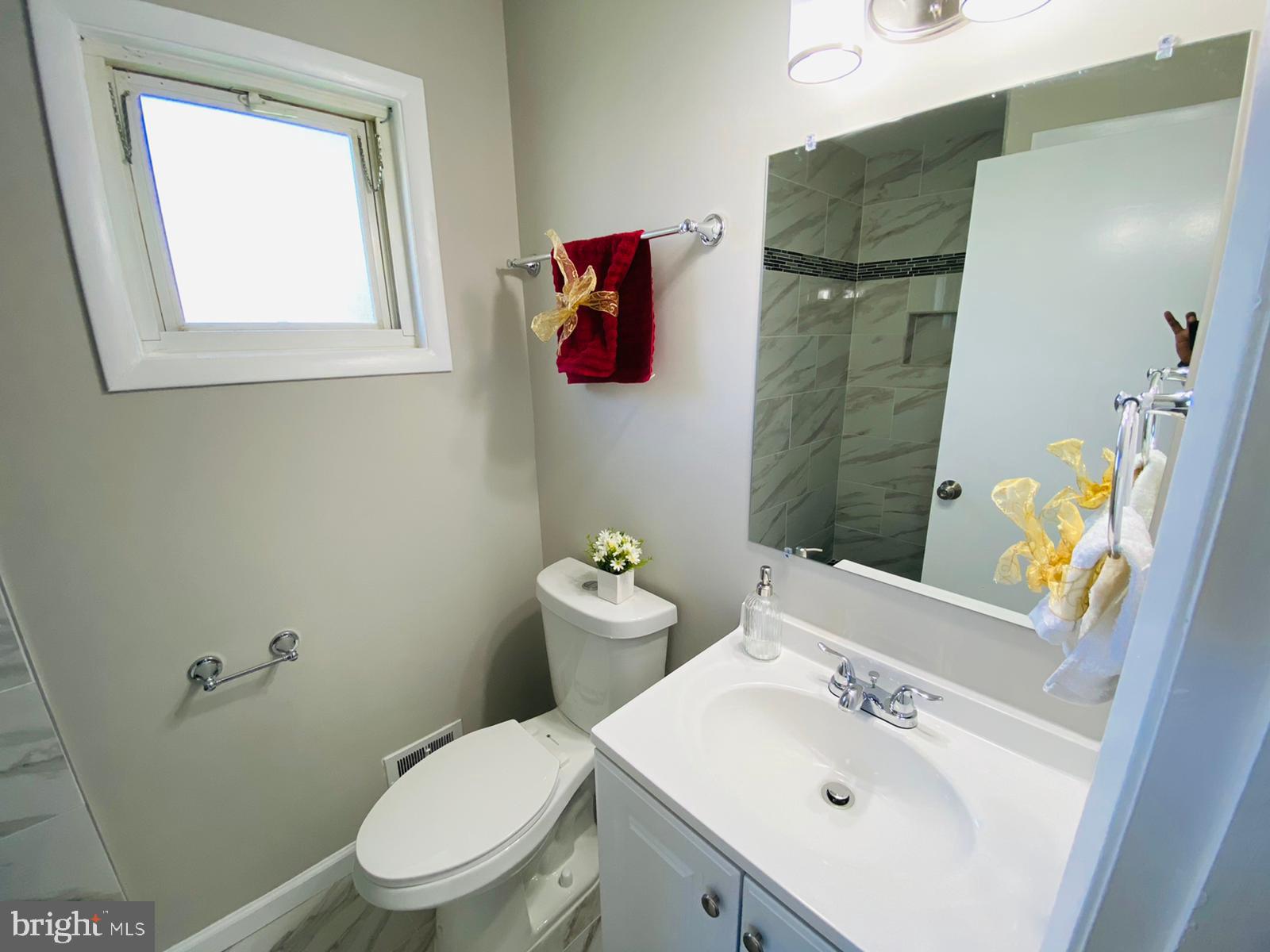 3701 Byron Road Baltimore, MD 21244 - Photo 7 of 20