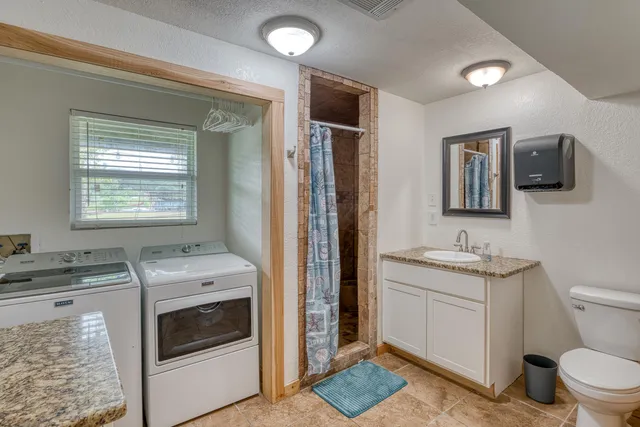 $798,000 | 815 County Road 126, Kingsland, TX 78639