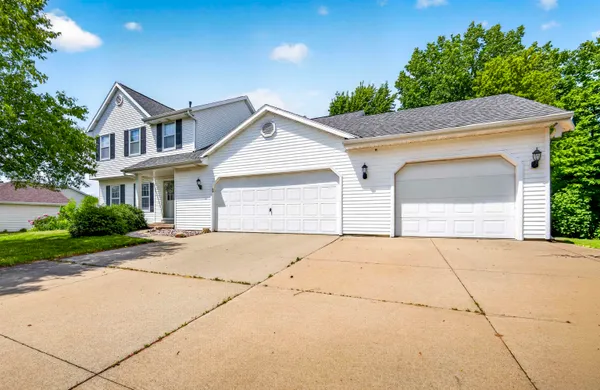 $450,000 | W6788 Windward Drive, Greenville, WI 54942