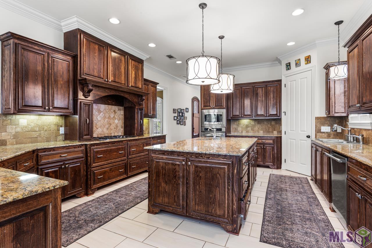 3126 Laurel Plantation Avenue Baton Rouge, LA 70820 - Photo 13 of 39