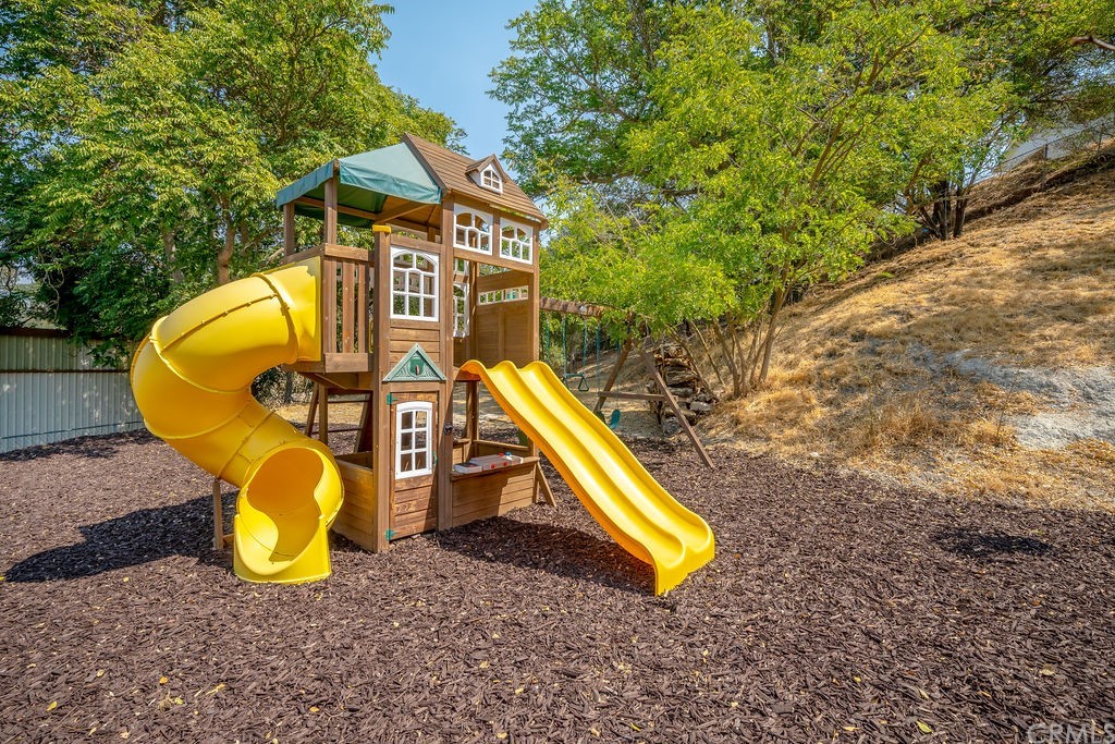 1130 Merry Hill Road Paso Robles, CA 93446 - Photo 41 of 48 Enough play space for the kids