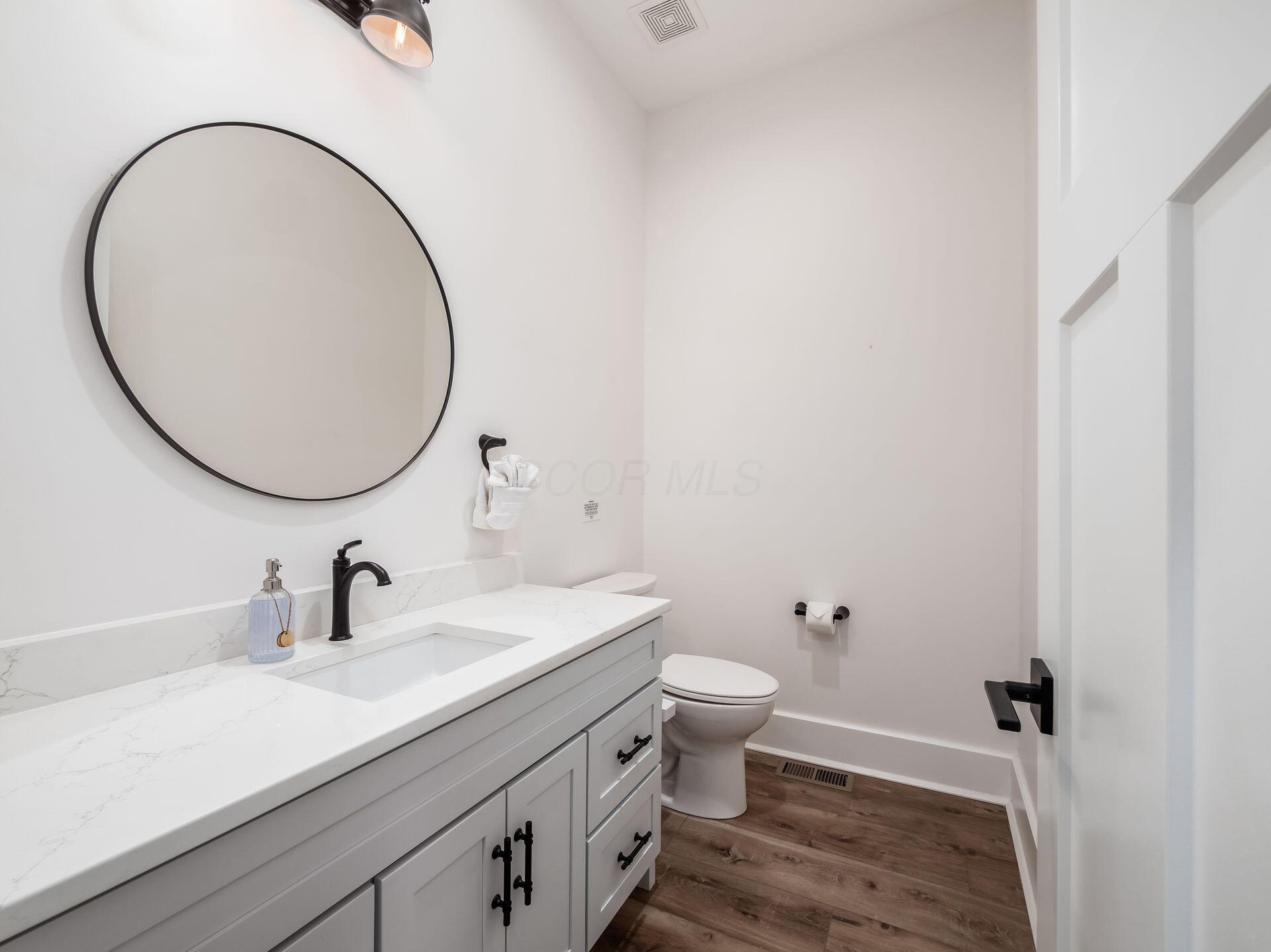 4916 Olentangy River Road Delaware, OH 43015 - Photo 31 of 68 Powder Room