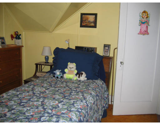 21 Woodland Road Bellingham, MA 02019 - Photo 8 of 11 Gallery Image 8