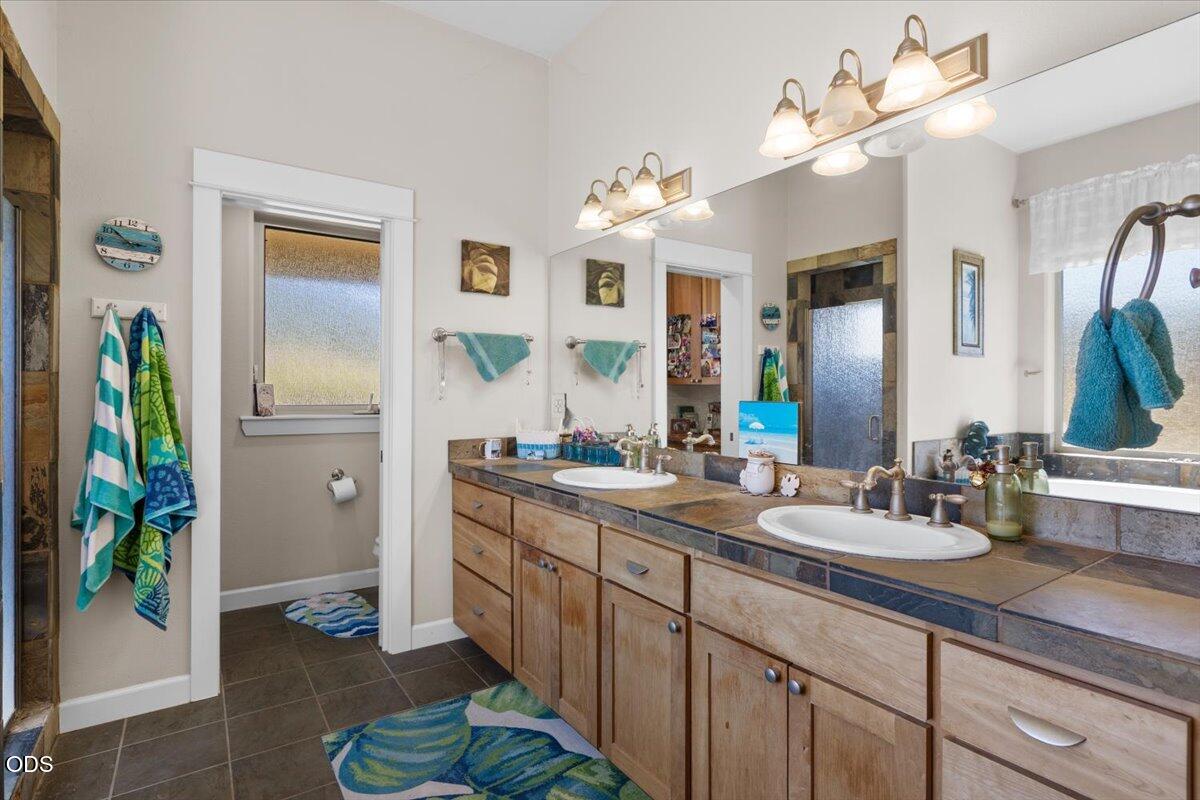 899 Old Stage Road Medford, OR 97502 - Photo 24 of 53