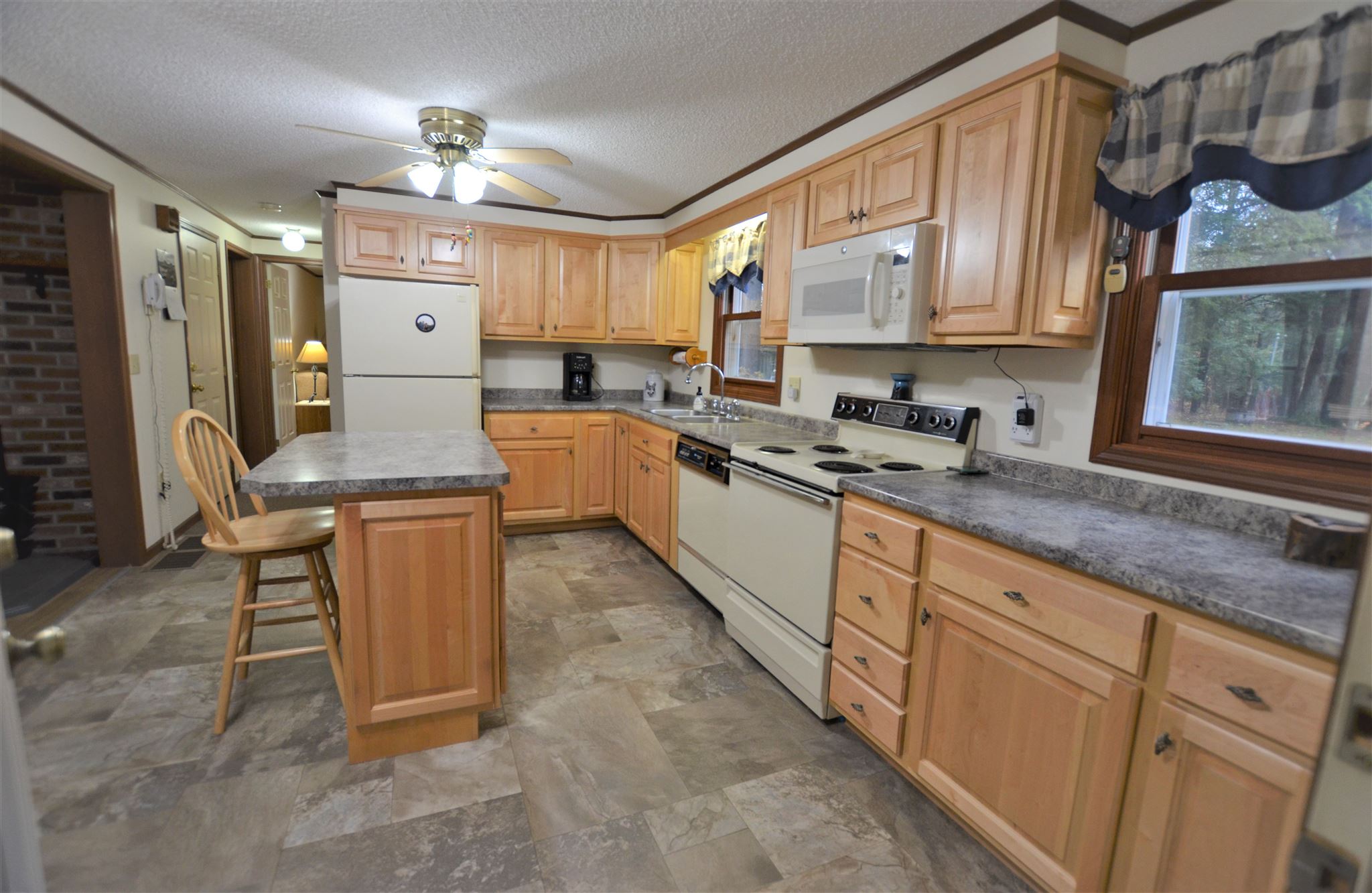 131 Bennington Road Hancock, NH 03449 - Photo 5 of 21