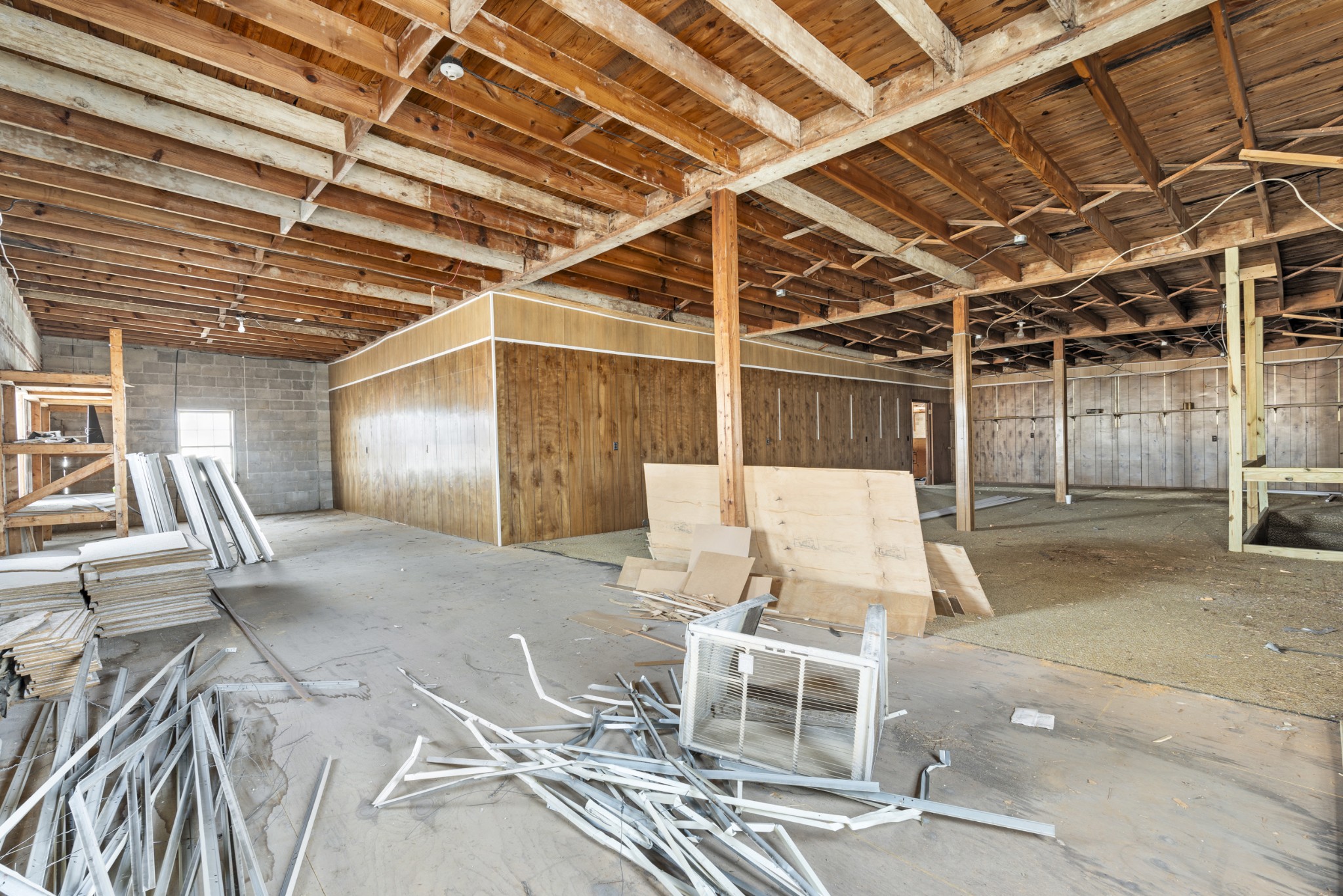 803 McArthur Street Manchester, TN 37355 - Photo 12 of 31 a view of a room with gym equipment