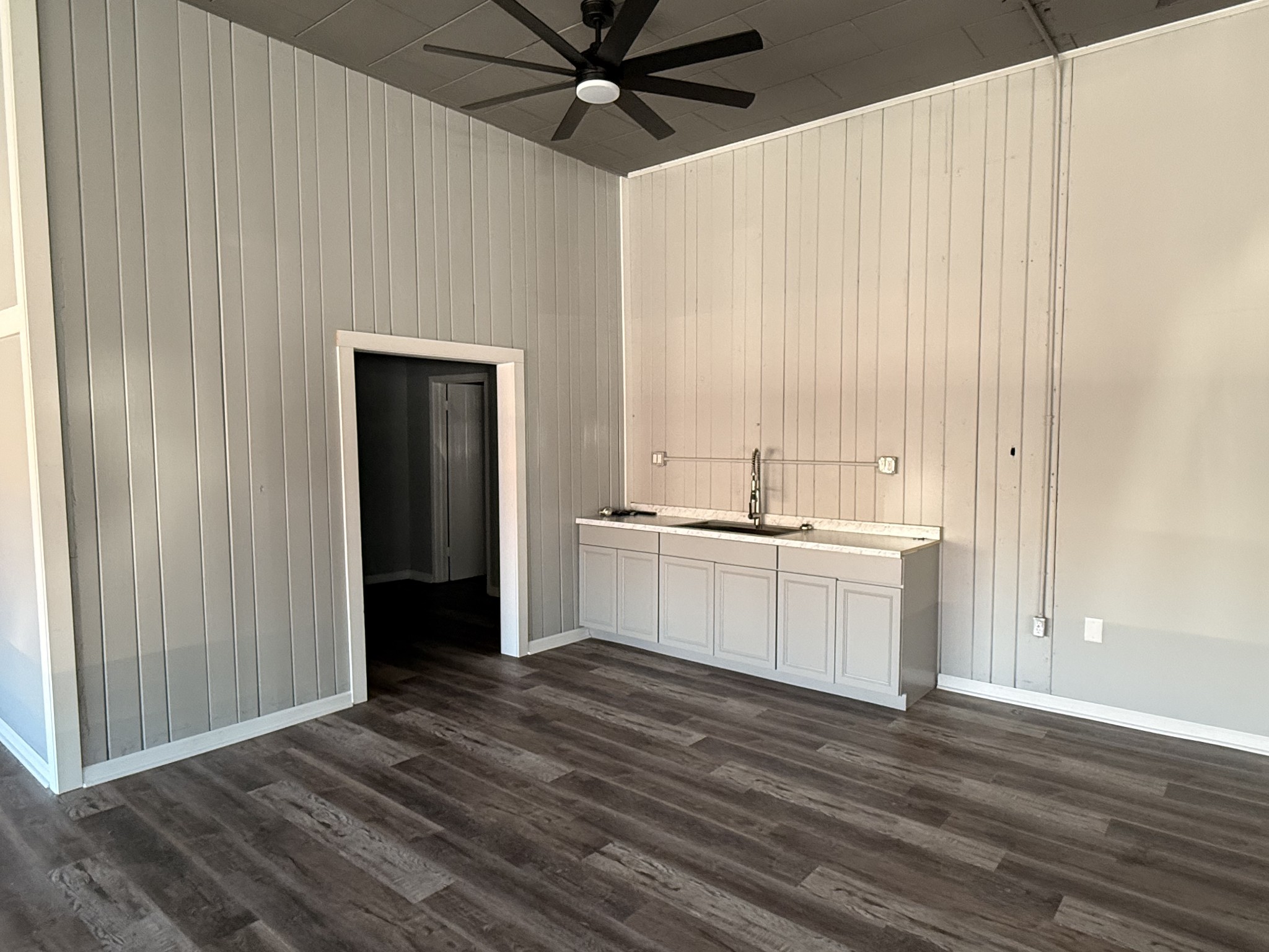 803 McArthur Street Manchester, TN 37355 - Photo 5 of 31 a view of a kitchen with a sink and dishwasher