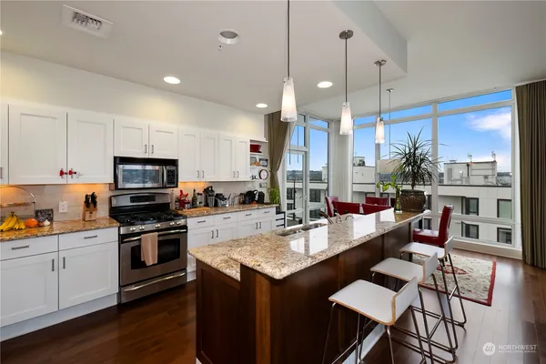 $690,000 | 320 Washington Avenue, Unit 602, Bremerton, WA 98337