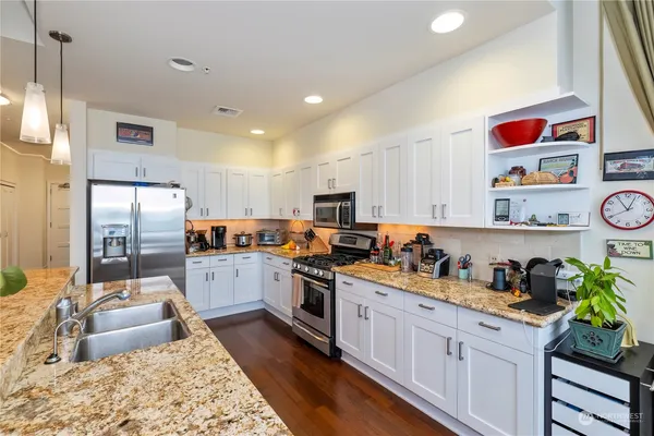 $690,000 | 320 Washington Avenue, Unit 602, Bremerton, WA 98337