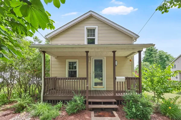 $286,000 | 115 Saratoga Avenue, Chicopee, MA 01013