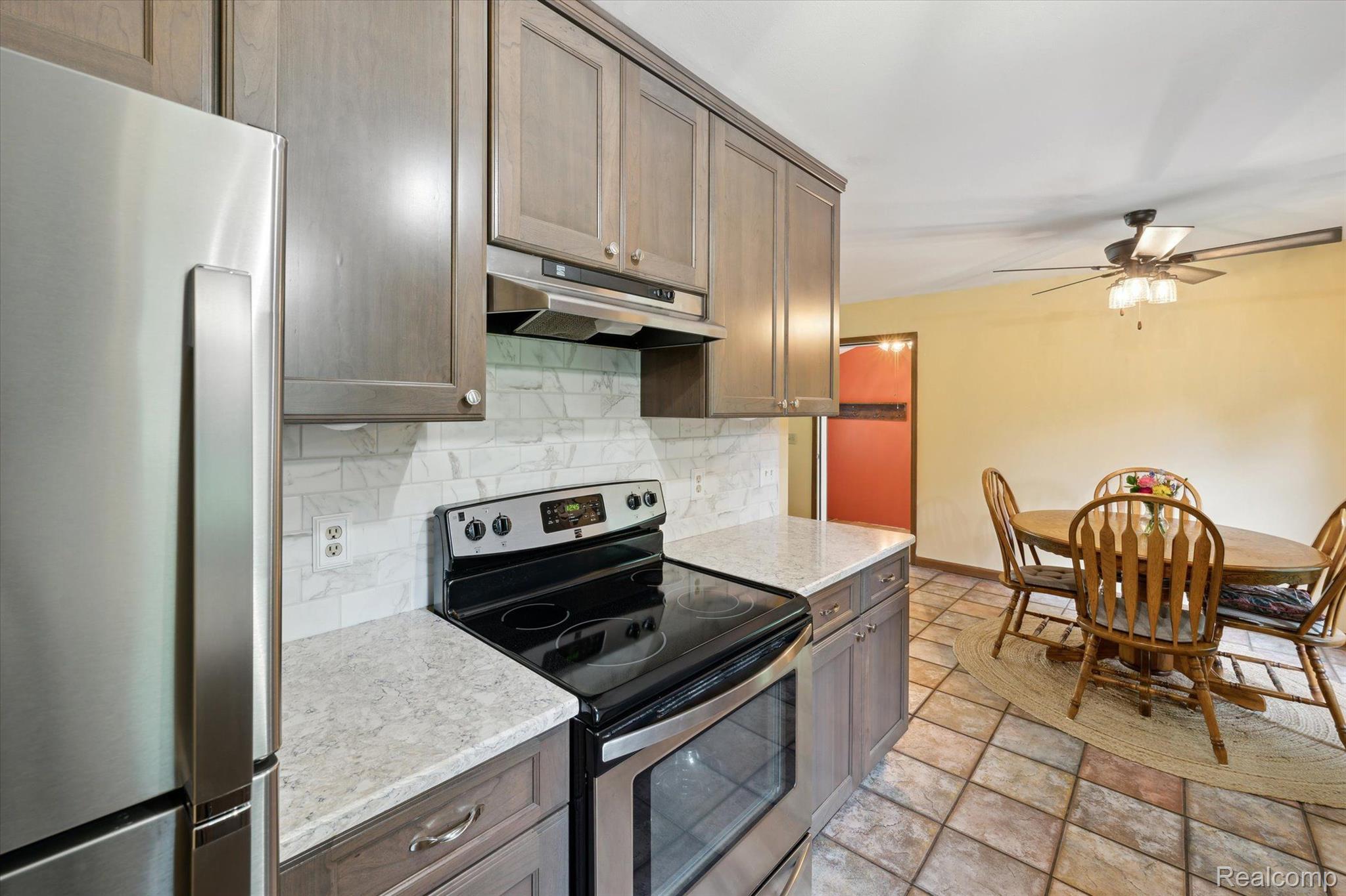 6424 Sharpe Road Fowlerville, MI 48836 - Photo 12 of 34 Gallery Image 12