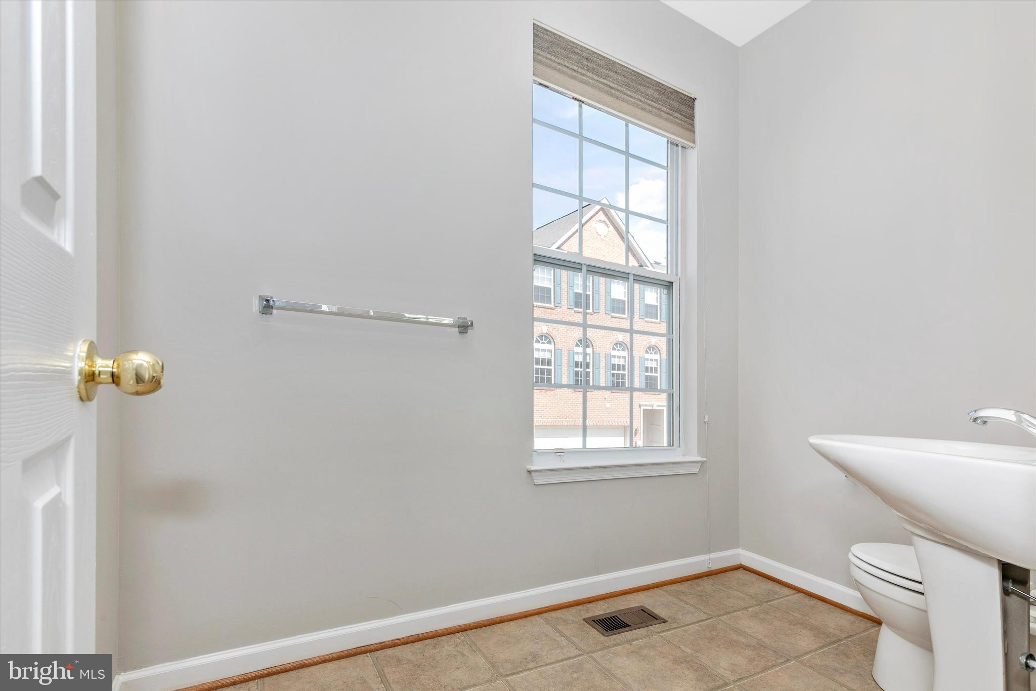 7125 Silverleaf Oak Road, Unit 219 Elkridge, MD 21075 - Photo 22 of 49 Gallery Image 22