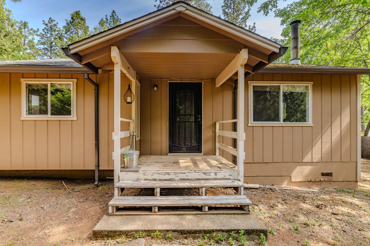 19479 Murphy Road Pine Grove, CA 95665 - Photo 38 of 43 a front view of a house with a yard