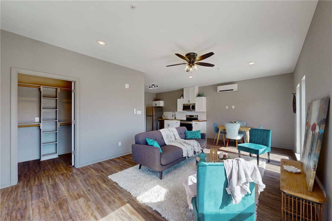 101 West 33rd Street, Unit 306 Bryan, TX 77803 - Photo 4 of 15