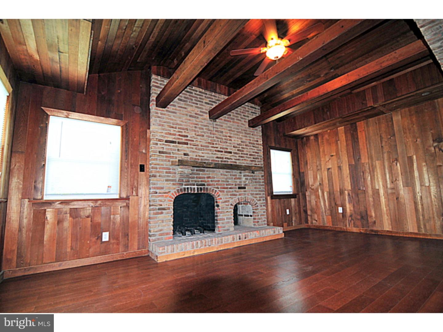 228 Sykes Road New Castle, DE 19720 - Photo 10 of 13 Family Room