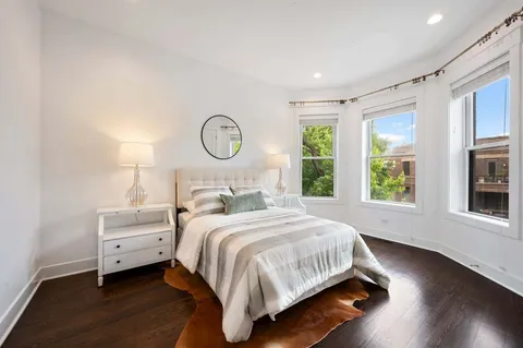 $2,500,000 | 2901 North Burling Street, Chicago, IL 60657
