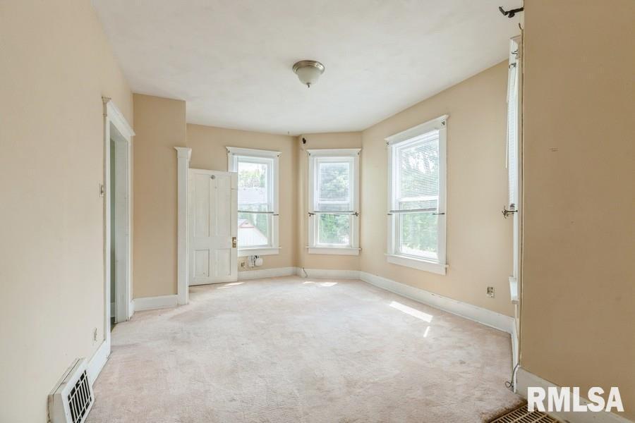 2308 18th Avenue Moline, IL 61265 - Photo 9 of 14