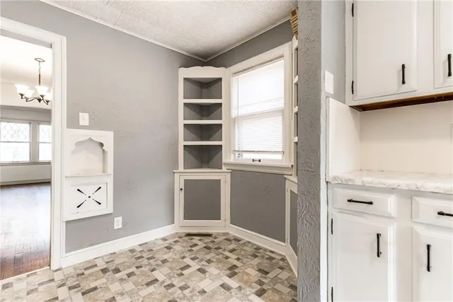 $340,000 | 1005 West 77th Terrace, Kansas City, MO 64114