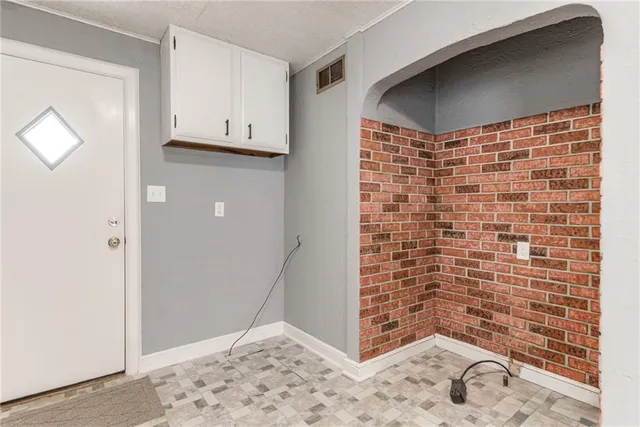 $340,000 | 1005 West 77th Terrace, Kansas City, MO 64114