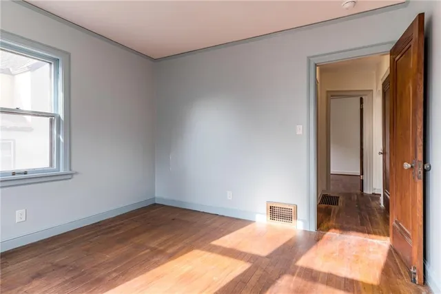 $340,000 | 1005 West 77th Terrace, Kansas City, MO 64114