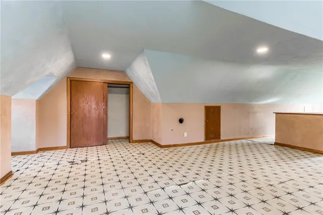 $340,000 | 1005 West 77th Terrace, Kansas City, MO 64114