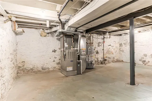 $340,000 | 1005 West 77th Terrace, Kansas City, MO 64114