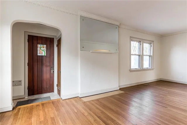 $340,000 | 1005 West 77th Terrace, Kansas City, MO 64114