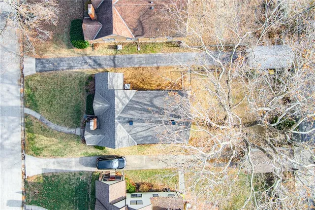 $340,000 | 1005 West 77th Terrace, Kansas City, MO 64114