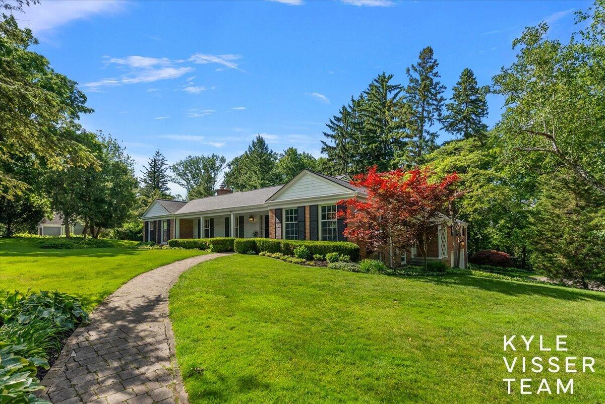 2089 Robinson Road Southeast Grand Rapids, MI 49506 - Photo 2 of 73 Front Exterior