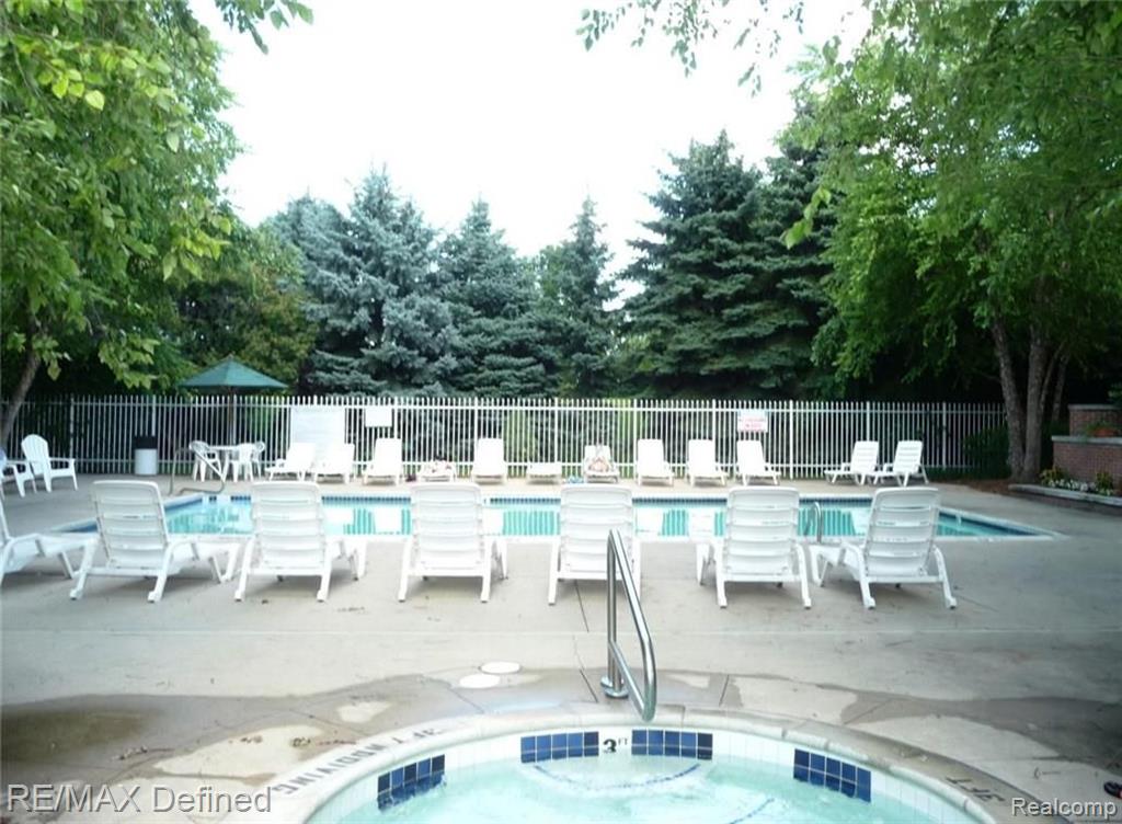1548 Porter Circle, Unit 176 Rochester, MI 48307 - Photo 8 of 10
