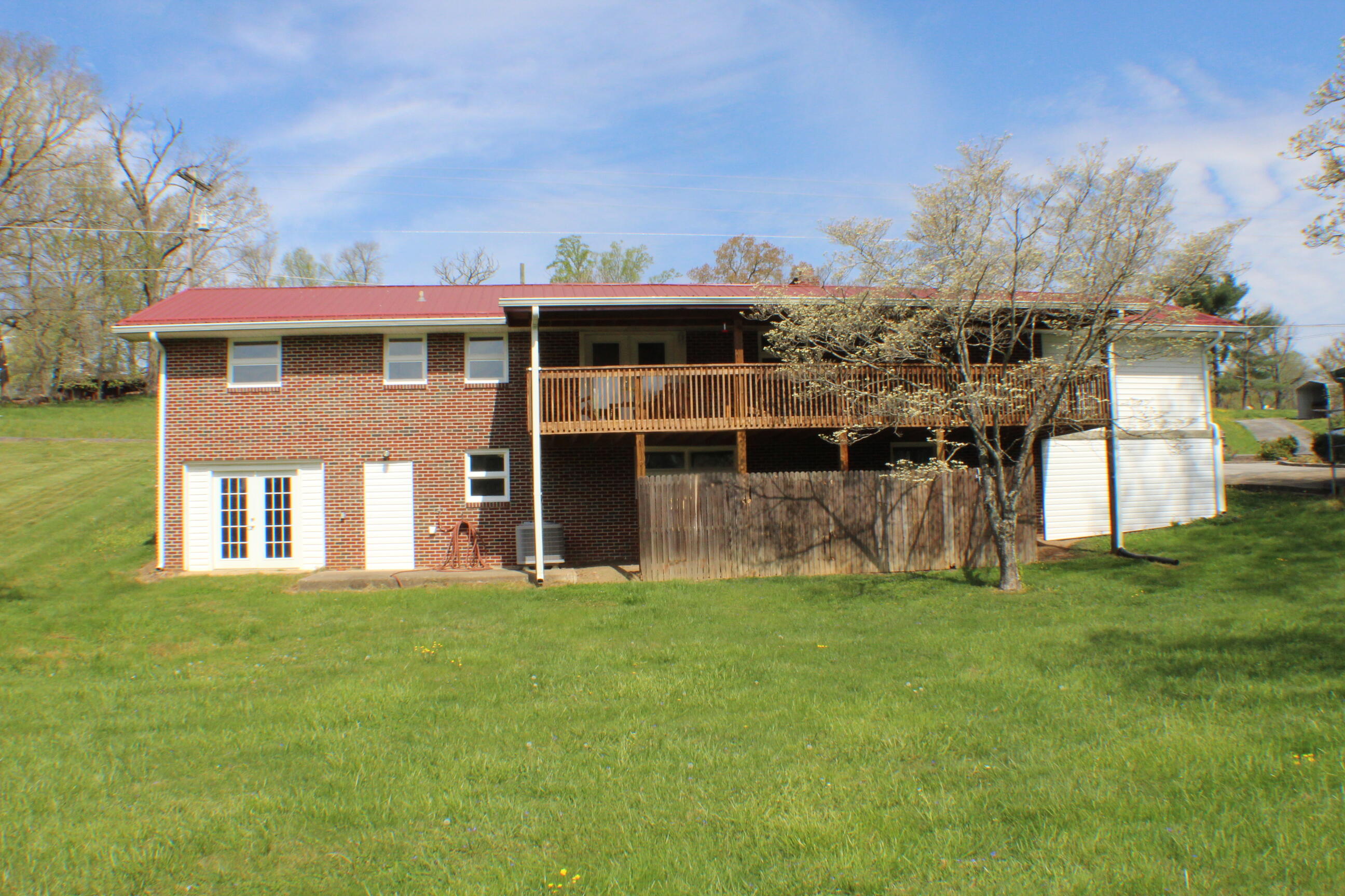 817 Colonial Heights Road Kingsport, TN 37663 - Photo 4 of 46 IMG_3026